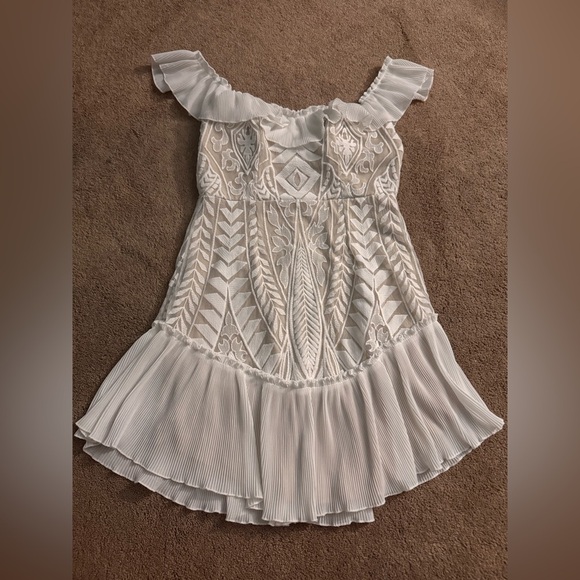 Dreamy Off-Shoulder Mini Dress White - Picture 2 of 4